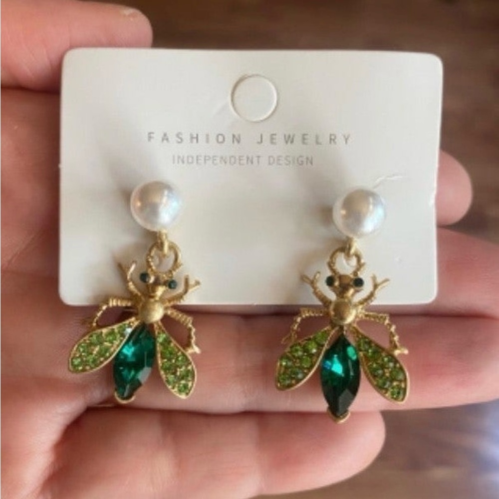 NEW Gold and Green Fire Fly Pearl Dangle Earrings